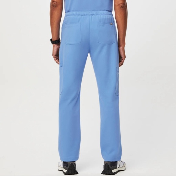 Figs Men’s Technical Collection Scrub Set - Picture 5 of 12